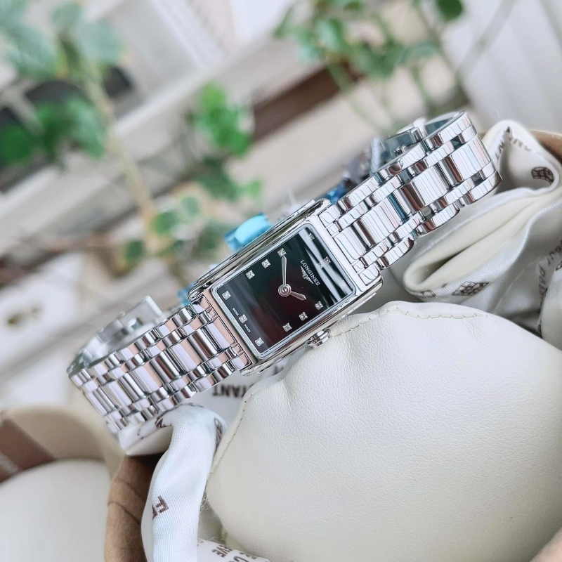 Cọc số của L5.258.4.57.6 là 13 viên kim cương sang trọng