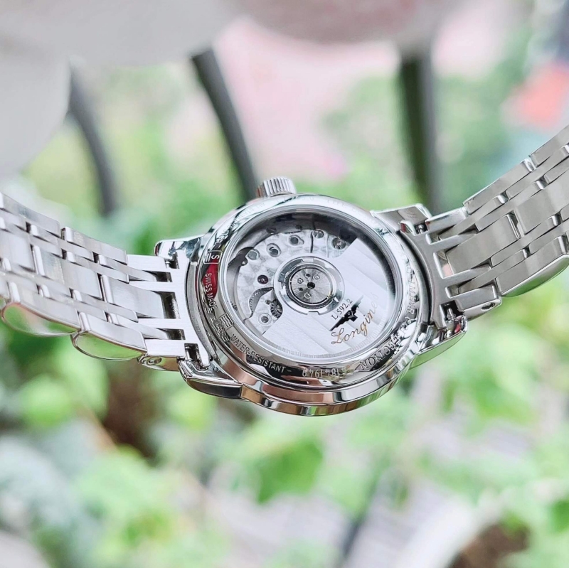 Mặt đáy và bộ máy của Longines L2.263.0.87.6