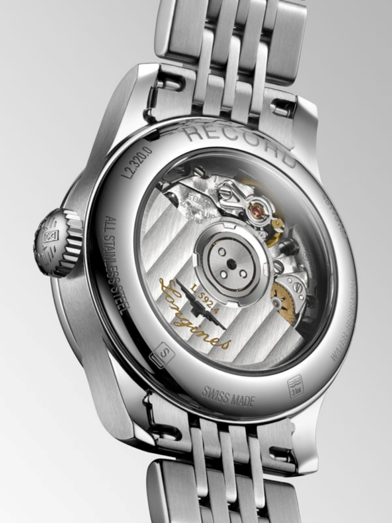 Mặt hông và núm điều chỉnh của Longines L2.320.0.57.6