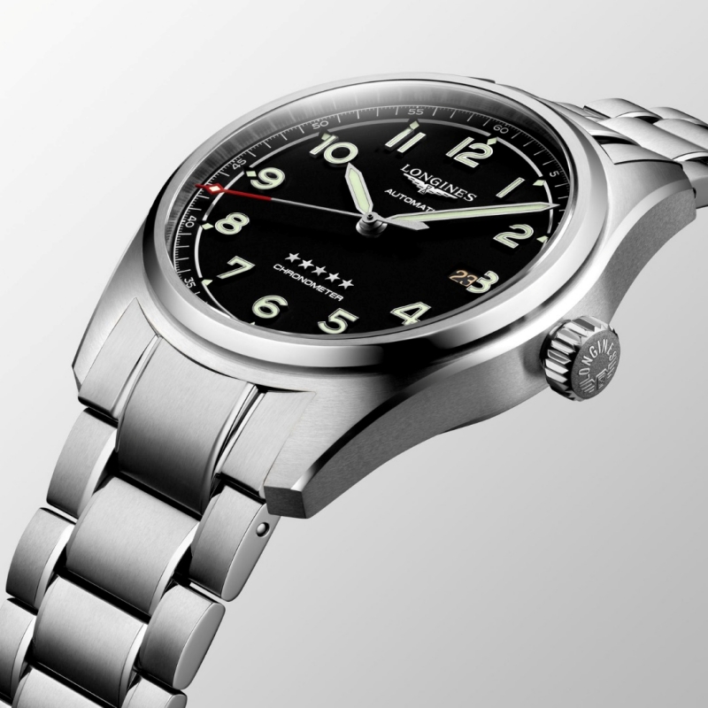 chi tiết mặt số và cạnh hông Longines L3.811.4.53.9