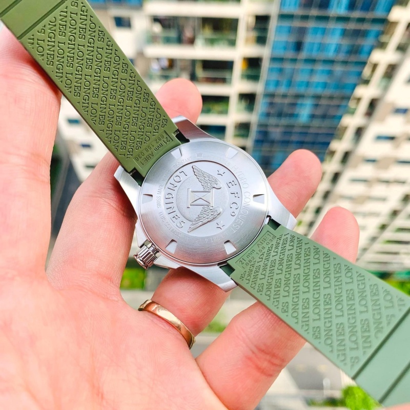 Mặt đáy đồng hồ 